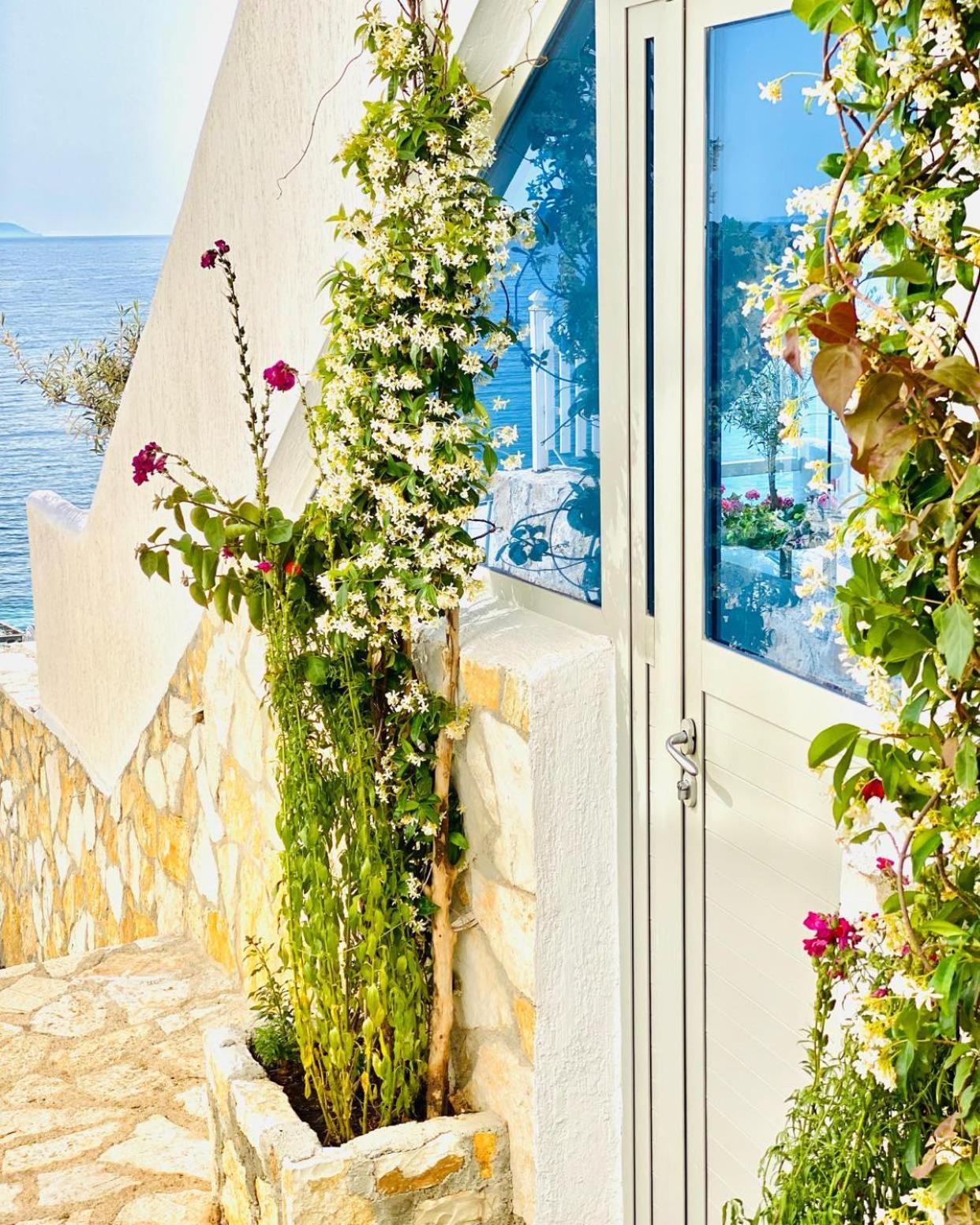 Geo & Art Boutique Hotel Himara Bagian luar foto