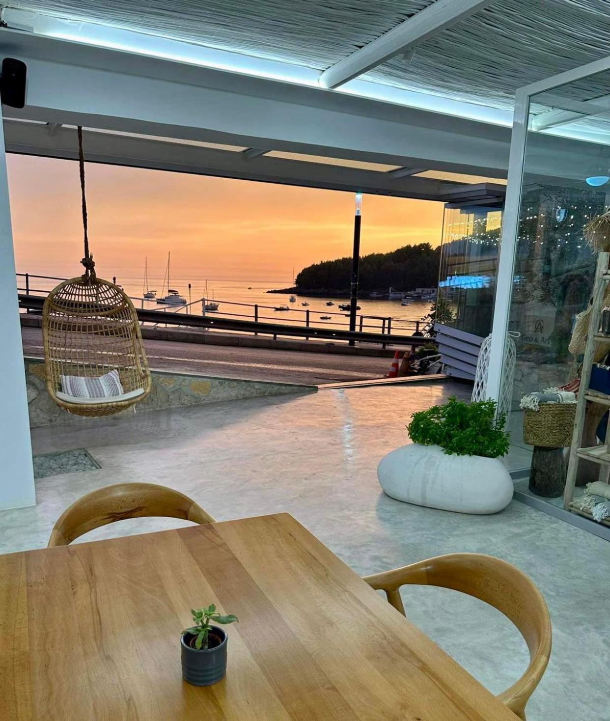 Geo & Art Boutique Hotel Himara Bagian luar foto