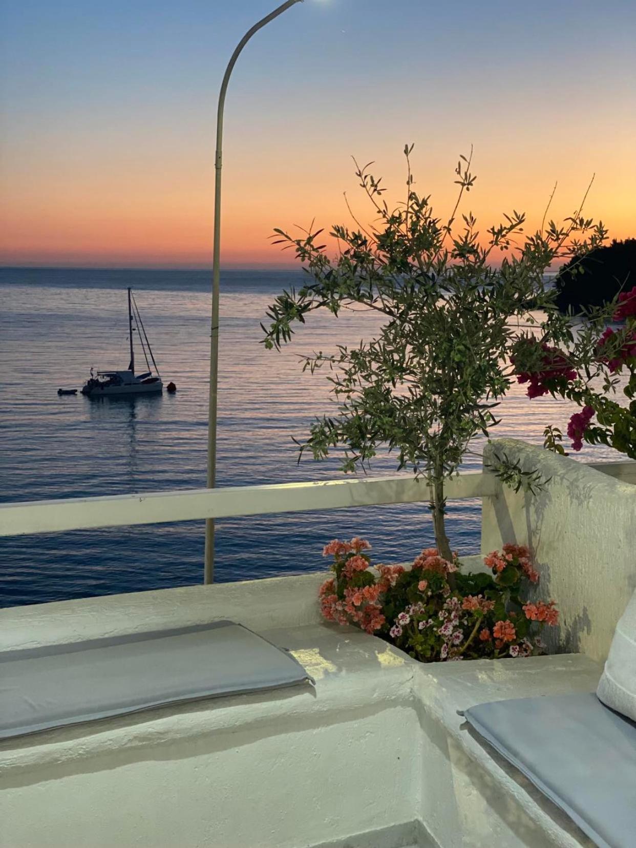Geo & Art Boutique Hotel Himara Bagian luar foto
