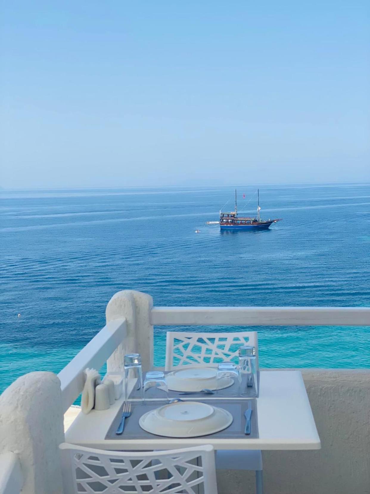 Geo & Art Boutique Hotel Himara Bagian luar foto